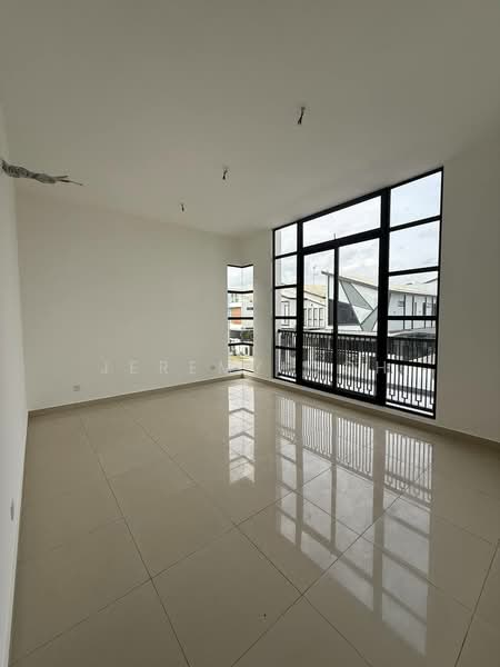 Setia Tropika untuk Untuk Dijual - RM 1,590,000, Mac 2026 - Living Room - PropertyGuru.com.my