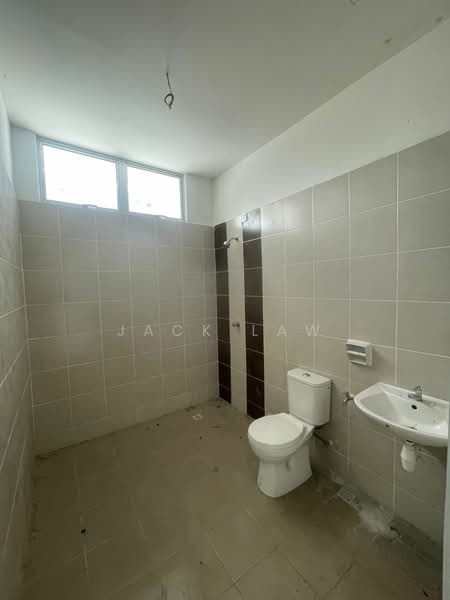 2-storey Terraced House for Sale in Taman Residensi Panchor (Nibong Tebal) - Jack Law - Bathroom - PropertyGuru.com.my