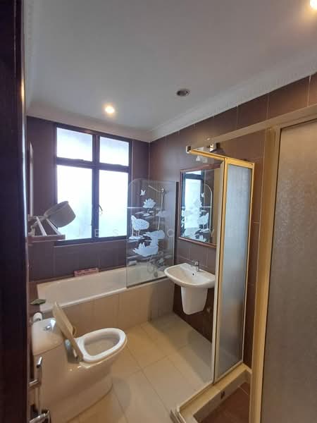 Maxwell Towers untuk Untuk Disewa - RM 5,200 /bulan, Mac 2026 - Bathroom - PropertyGuru.com.my