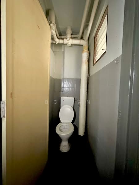 Aman Putra Apartment untuk Untuk Dijual - RM 223,000, Mac 2026 - Bathroom - PropertyGuru.com.my