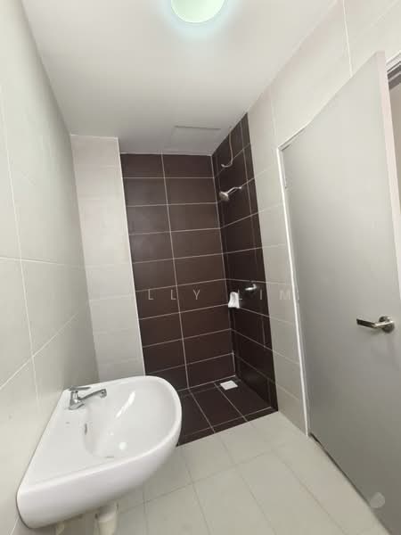 Semi-Detached House for Sale in Klang (Selangor) - Kelly Lim - Bathroom - PropertyGuru.com.my