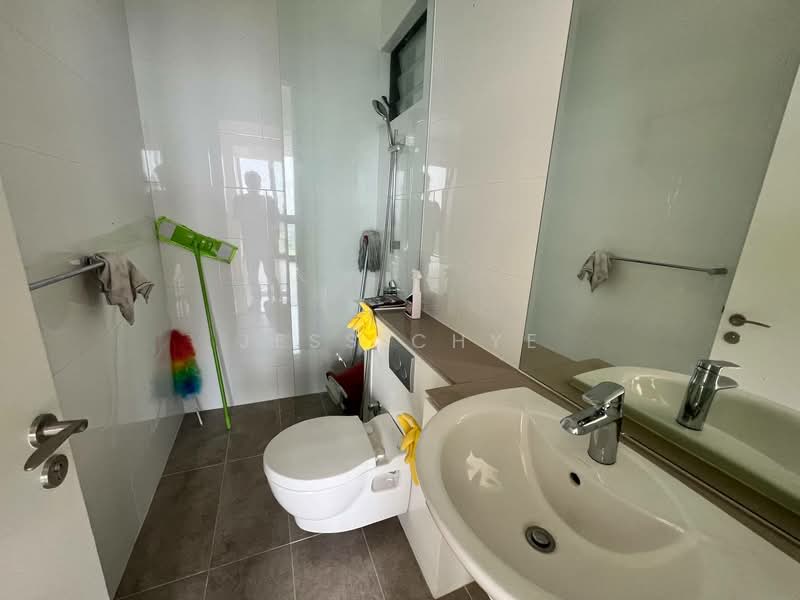 Service Residence for Sale at Senada Residence @ KLGCC Resort - Jess Chye - Bathroom - PropertyGuru.com.my