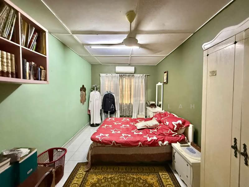 Seksyen 4, Bangi untuk Untuk Dijual - RM 490,000, Mac 2026 - Bedroom - PropertyGuru.com.my