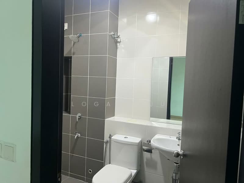 2-storey Terraced House for Rent in Bandar Bukit Raja (Klang) - Loga Raju - Bathroom - PropertyGuru.com.my