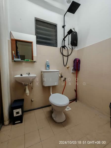 Apartment for Rent at Pangsapuri Kasuarina - Veni Foo Yoke Fuang - Bathroom - PropertyGuru.com.my