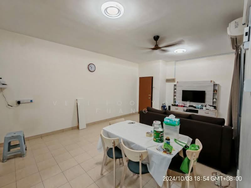 Apartment for Rent at Pangsapuri Kasuarina - Veni Foo Yoke Fuang - Living Room - PropertyGuru.com.my
