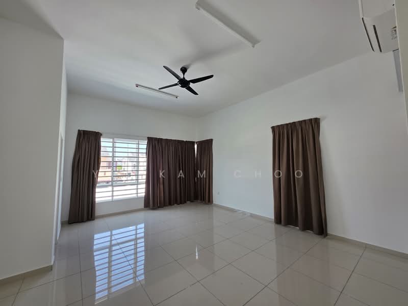 Terraced House for Sale in Bandar Sri Sendayan (Negeri Sembilan) - Angie Choo - Master bedroom  - PropertyGuru.com.my