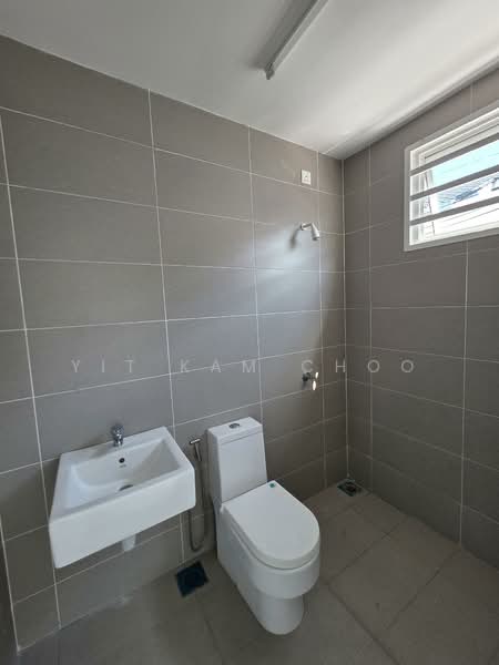 Terraced House for Sale in Bandar Sri Sendayan (Negeri Sembilan) - Angie Choo - Bathroom - PropertyGuru.com.my