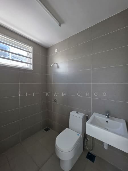 Terraced House for Sale in Bandar Sri Sendayan (Negeri Sembilan) - Angie Choo - Bathroom - PropertyGuru.com.my