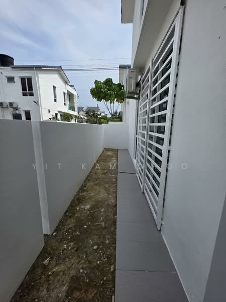 Terraced House for Sale in Bandar Sri Sendayan (Negeri Sembilan) - Angie Choo - Exterior - PropertyGuru.com.my