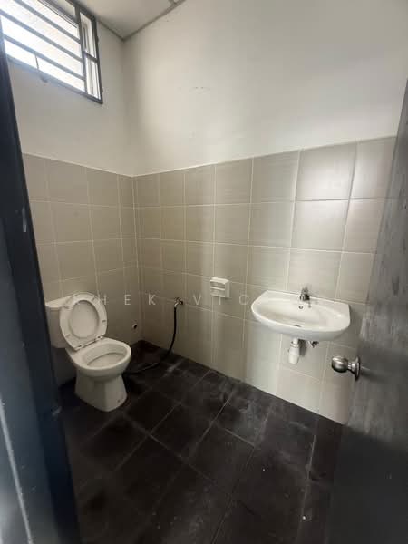 Shop / Office for Rent in Masai (Johor) - Khek Victor - Bathroom - PropertyGuru.com.my