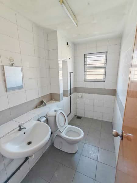 2-storey Terraced House for Sale in Taman Mutiara Indah (Puchong) - Evan Goh - Bathroom - PropertyGuru.com.my