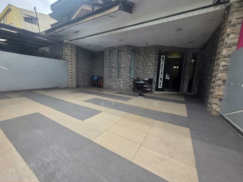 2-storey Terraced House for Sale in Taman Tampoi Indah (Tampoi) - Ruby Tan - Exterior - PropertyGuru.com.my