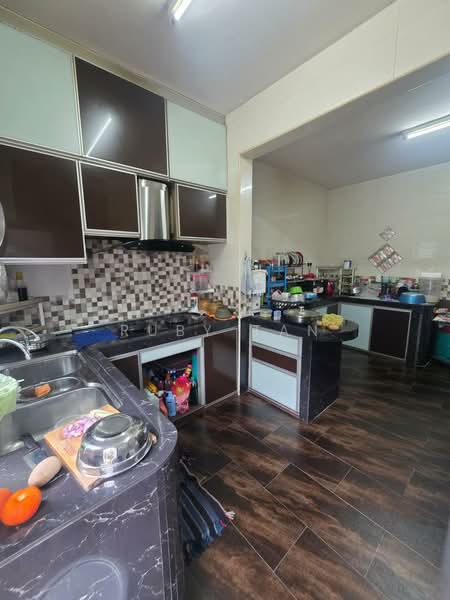2-storey Terraced House for Sale in Taman Tampoi Indah (Tampoi) - Ruby Tan - Kitchen - PropertyGuru.com.my