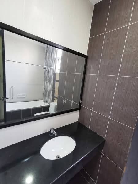 Condominium for Sale at Fettes Residence - Xinnee . - Bathroom - PropertyGuru.com.my