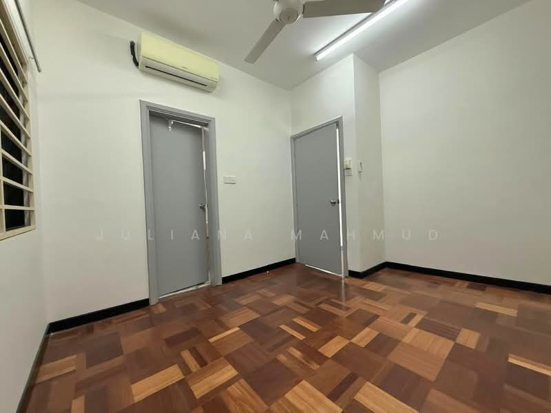 Condominium for Sale at Armanee - Juliana Mahmud - Bedroom - PropertyGuru.com.my