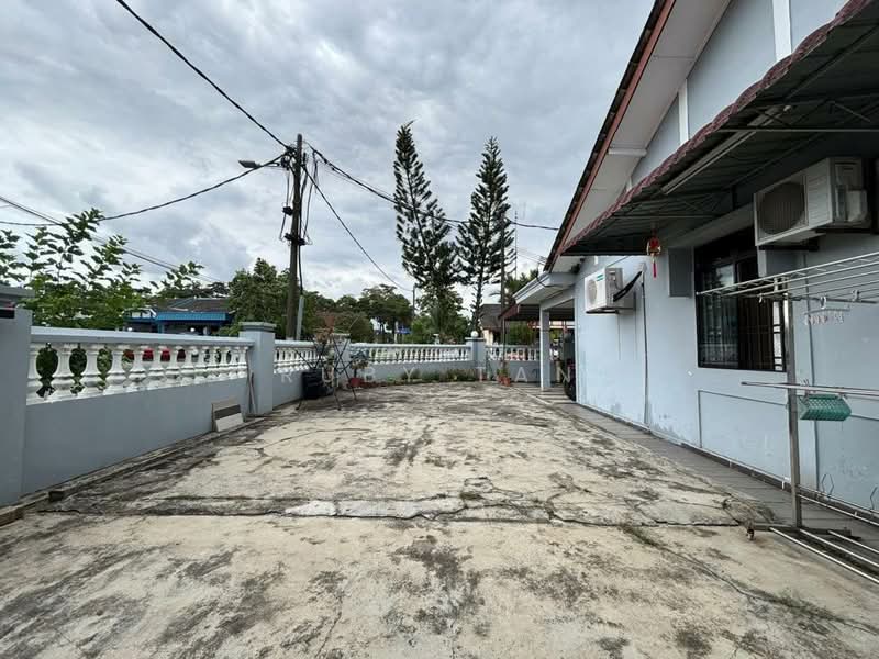 1-storey Terraced House for Sale in Taman Universiti (Skudai) - Ruby Tan - Exterior - PropertyGuru.com.my