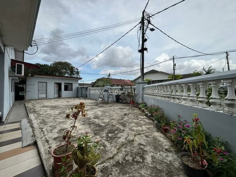 1-storey Terraced House for Sale in Taman Universiti (Skudai) - Ruby Tan - Exterior - PropertyGuru.com.my