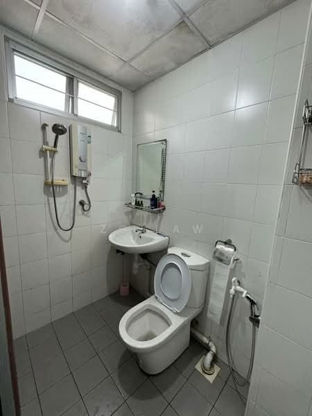 Condominium for Sale at Hillview Loft - ZG Law - Bathroom - PropertyGuru.com.my