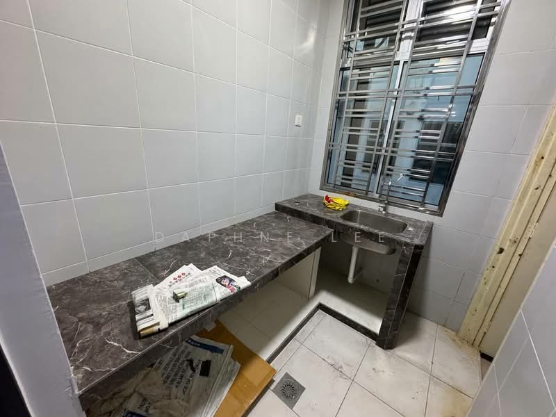 Taman Mount Austin untuk Untuk Disewa - RM 2,300 /bulan, Mac 2026 - Kitchen - PropertyGuru.com.my