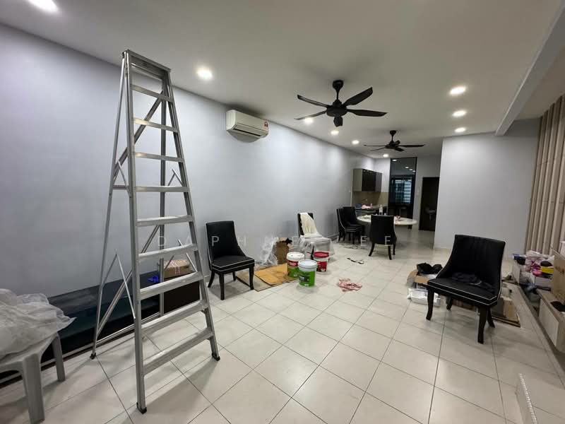 Taman Mount Austin untuk Untuk Disewa - RM 2,300 /bulan, Mac 2026 - Living Room - PropertyGuru.com.my