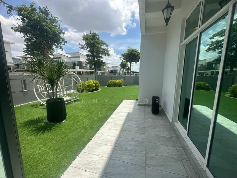 Cluster House for Sale in Mutiara Rini (Skudai) - Suny Sior - Exterior - PropertyGuru.com.my