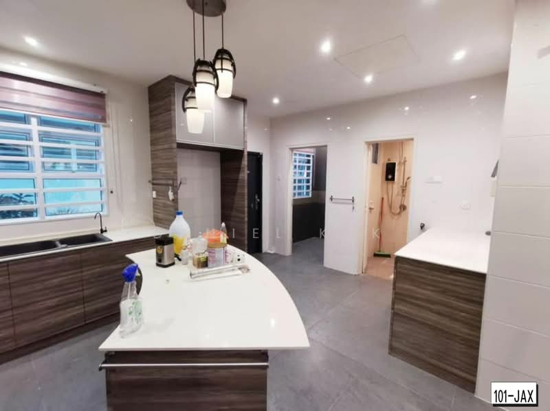 2-storey Terraced House for Sale in Kemuning Utama (Shah Alam) - Daniel Kok - Kitchen - PropertyGuru.com.my