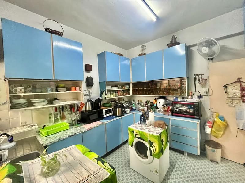 Semi-Detached House for Sale in Seksyen 17 (Petaling Jaya) - Ali Idris - Kitchen - PropertyGuru.com.my