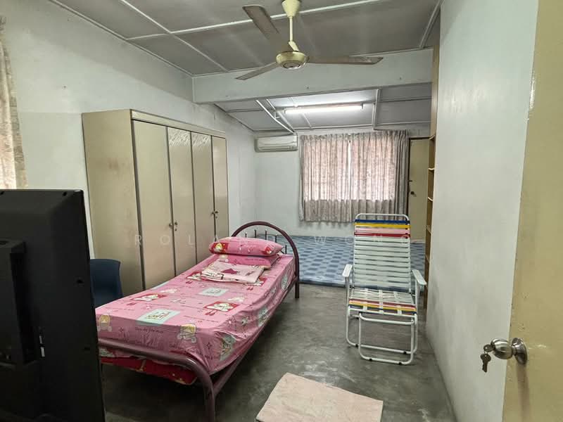 2-storey Terraced House for Rent in Taman Johor Jaya (Johor Bahru) - Roland Wong - Bedroom - PropertyGuru.com.my