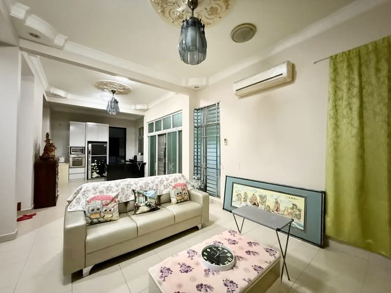 Semi-Detached House for Sale in Taman Molek (Johor Bahru) - Yik Tat - Living Room - PropertyGuru.com.my