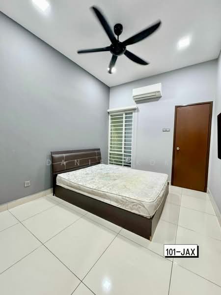 RM710k! 20x65ft! 4R3B! Move in Condition Fully Renovated Phase 30 Bandar Botanic Klang 2 Sty House untuk Untuk Dijual - RM 710,002, Mac 2026 - Bedroom - PropertyGuru.com.my