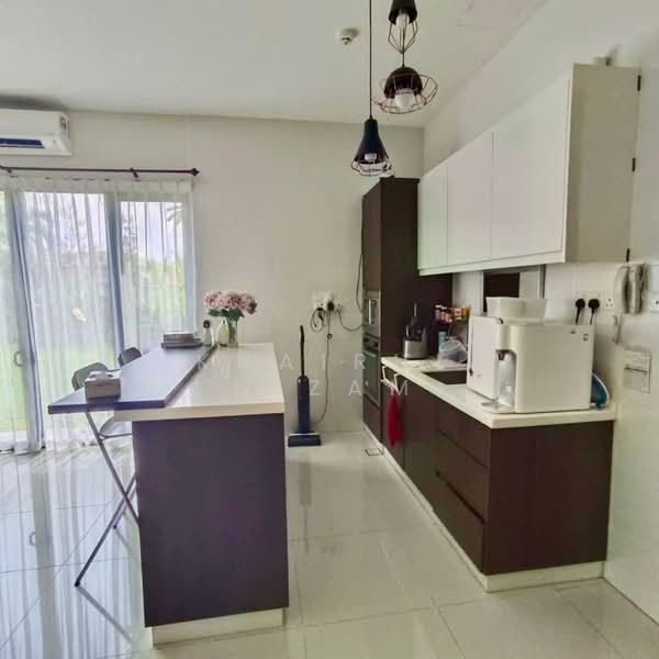 Semi-Detached House for Sale in Setia Eco Glades (Cyberjaya) - Khairul Nizam - Kitchen - PropertyGuru.com.my
