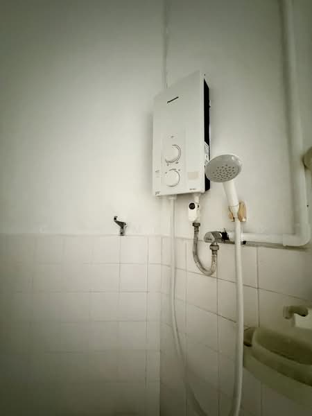 1-storey Terraced House for Rent in Taman Rasah Jaya (Rasah) - Chin Mei Ling - Bathroom - PropertyGuru.com.my