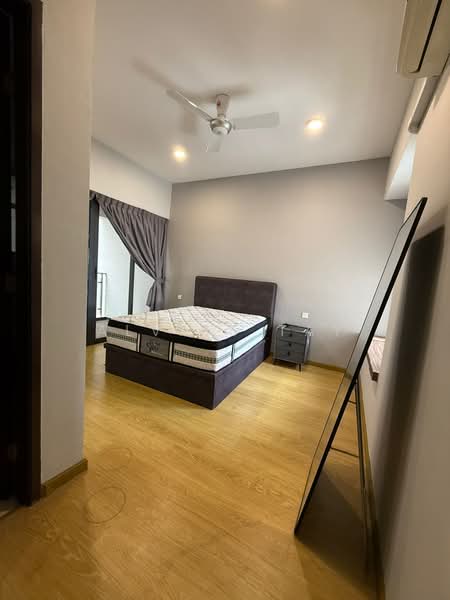 Condominium for Rent at Royal Strand @ Country Garden Danga Bay - Alviss Tay - Bedroom - PropertyGuru.com.my