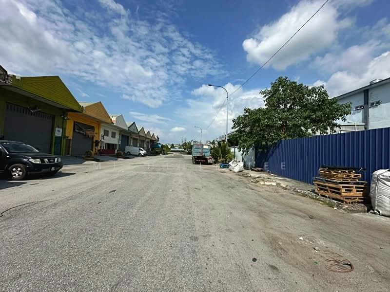 Semi-D Factory for Sale in Taman Perindustrian Pulau Indah (Klang) - Michelle Tee - Exterior - PropertyGuru.com.my