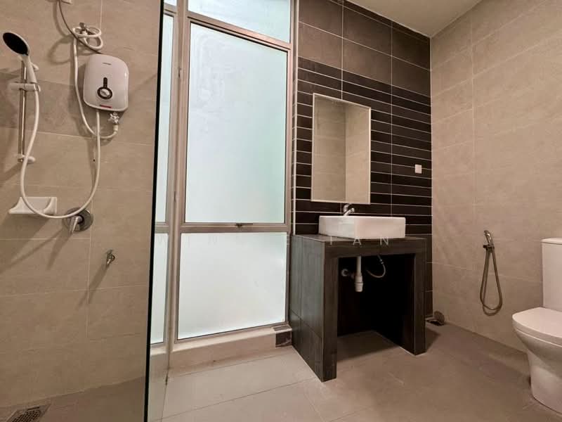 3-storey Terraced House for Sale in Taman Mount Austin (Tebrau) - Winnie Tan - Bathroom - PropertyGuru.com.my