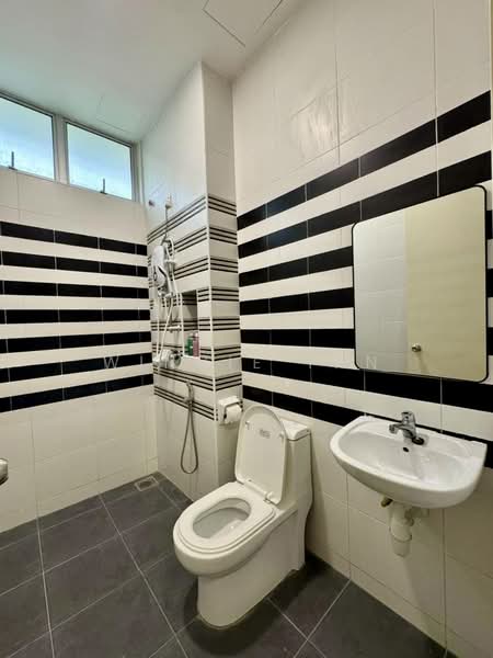 3-storey Terraced House for Sale in Taman Mount Austin (Tebrau) - Winnie Tan - Bathroom - PropertyGuru.com.my