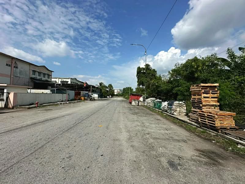 Semi-D Factory for Sale in Taman Perindustrian Pulau Indah (Klang) - Michelle Tee - Exterior - PropertyGuru.com.my