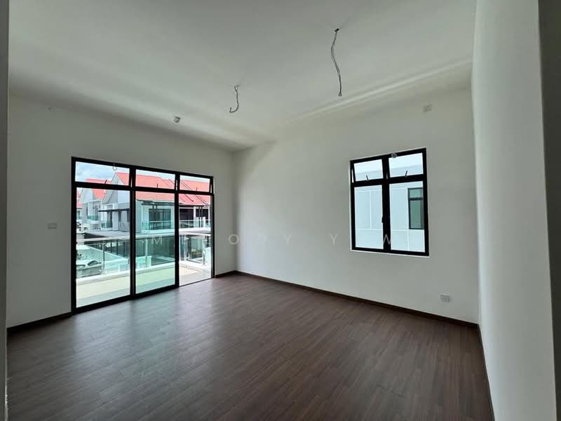 Cluster House for Sale in Taman Mount Austin (Tebrau) - Melody Yew - Living Room - PropertyGuru.com.my