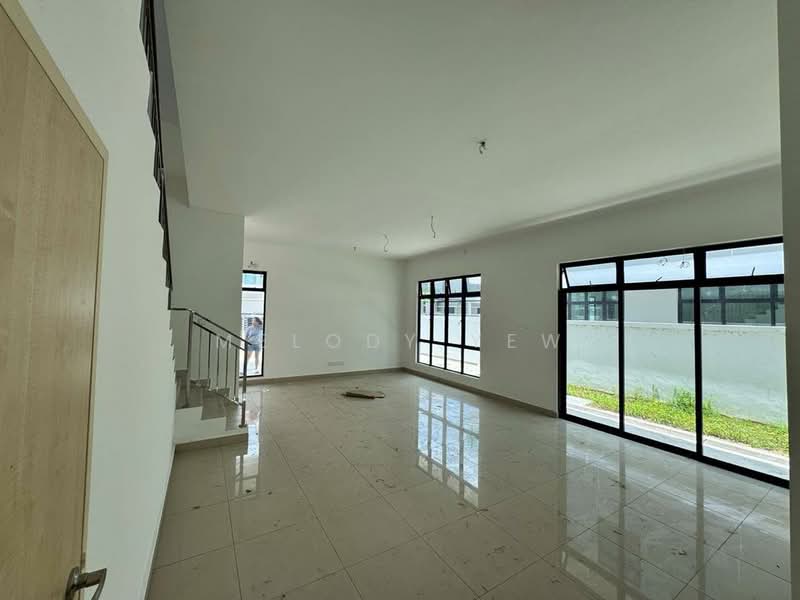 Cluster House for Sale in Taman Mount Austin (Tebrau) - Melody Yew - Living Room - PropertyGuru.com.my