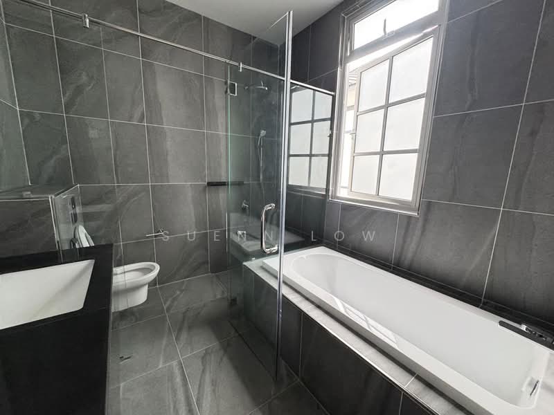 Semi-Detached House for Sale in Taman Ekoflora (Johor Bahru) - Suenn Low - Bathroom - PropertyGuru.com.my