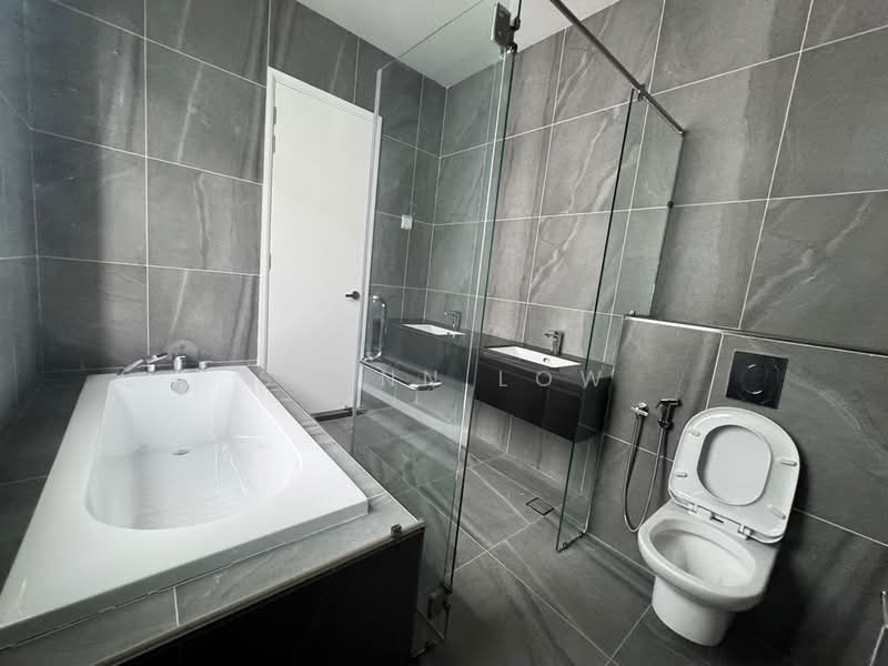 Semi-Detached House for Sale in Taman Ekoflora (Johor Bahru) - Suenn Low - Bathroom - PropertyGuru.com.my