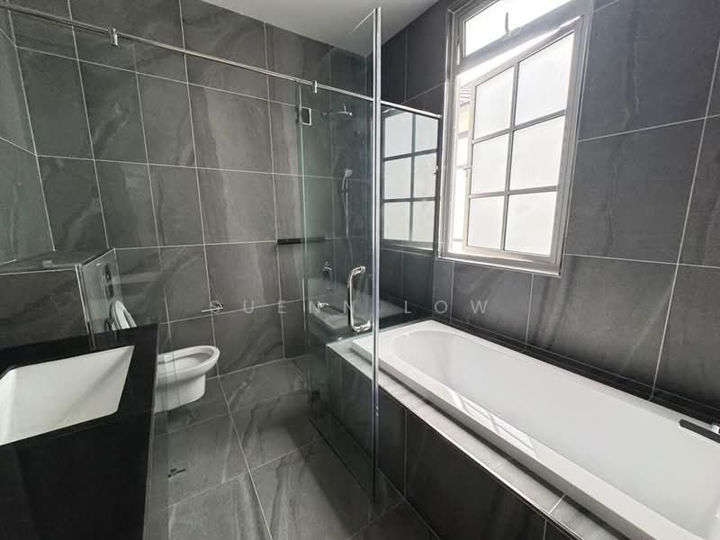 Semi-Detached House for Sale in Taman Ekoflora (Johor Bahru) - Suenn Low - Bathroom - PropertyGuru.com.my