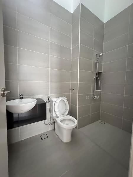 Semi-Detached House for Sale in Taman Ekoflora (Johor Bahru) - Suenn Low - Bathroom - PropertyGuru.com.my