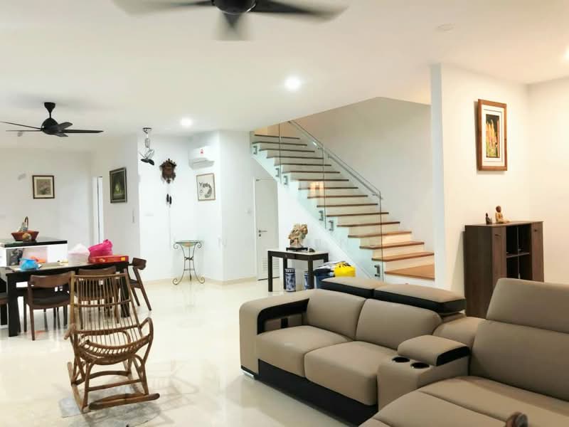 3-storey Terraced House for Sale in Segambut (Kuala Lumpur) - Ling Ling - Living Room - PropertyGuru.com.my