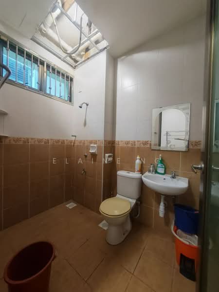 Semi-Detached House for Sale in Johor Bahru (Johor) - Elaine Ng - Bathroom - PropertyGuru.com.my