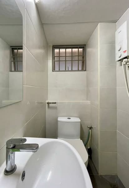 Kondominium untuk Dijual di N-Park Condominium - Ashley Tan - Bathroom - PropertyGuru.com.my