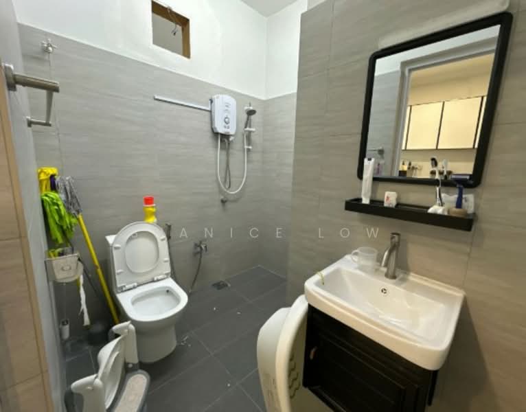 2-storey Terraced House for Rent in TAMAN PUCHONG UTAMA (Puchong) - Shanice Low - Bathroom - PropertyGuru.com.my