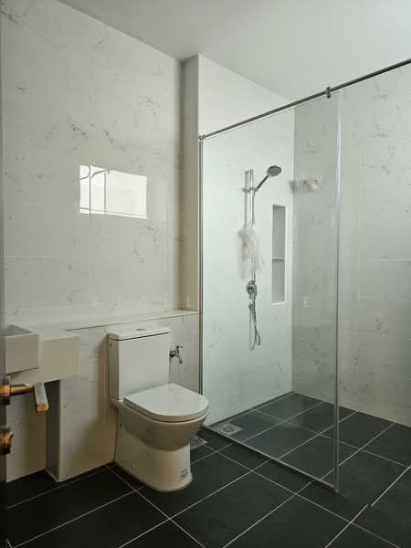 Semi-Detached House for Sale in Bandar Sungai Long (Selangor) - Stella Lee - Bathroom - PropertyGuru.com.my