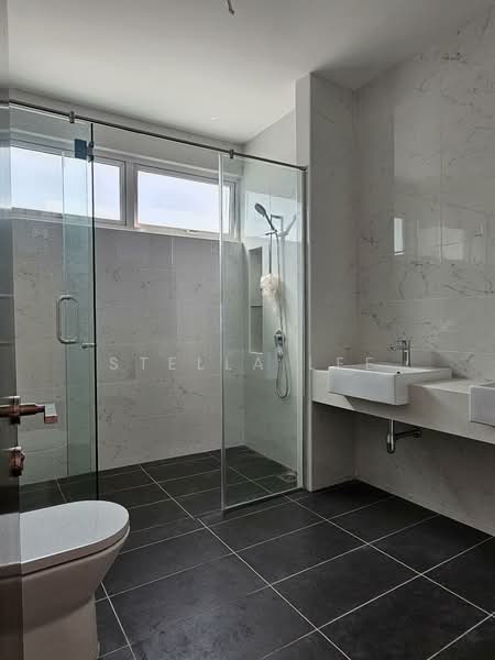 Semi-Detached House for Sale in Bandar Sungai Long (Selangor) - Stella Lee - Bathroom - PropertyGuru.com.my